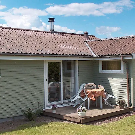 Two-bedroom Holiday In 1 Hébergement de vacances Bogense