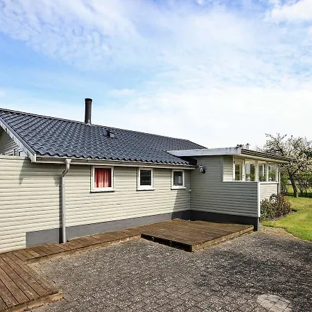 Two-bedroom Holiday In 1 Hébergement de vacances *